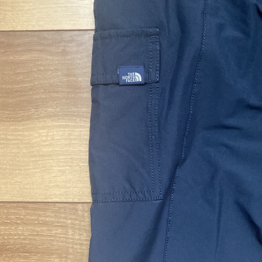 North Face Nylon Joggers. Size 2 - Picture 10 of 11